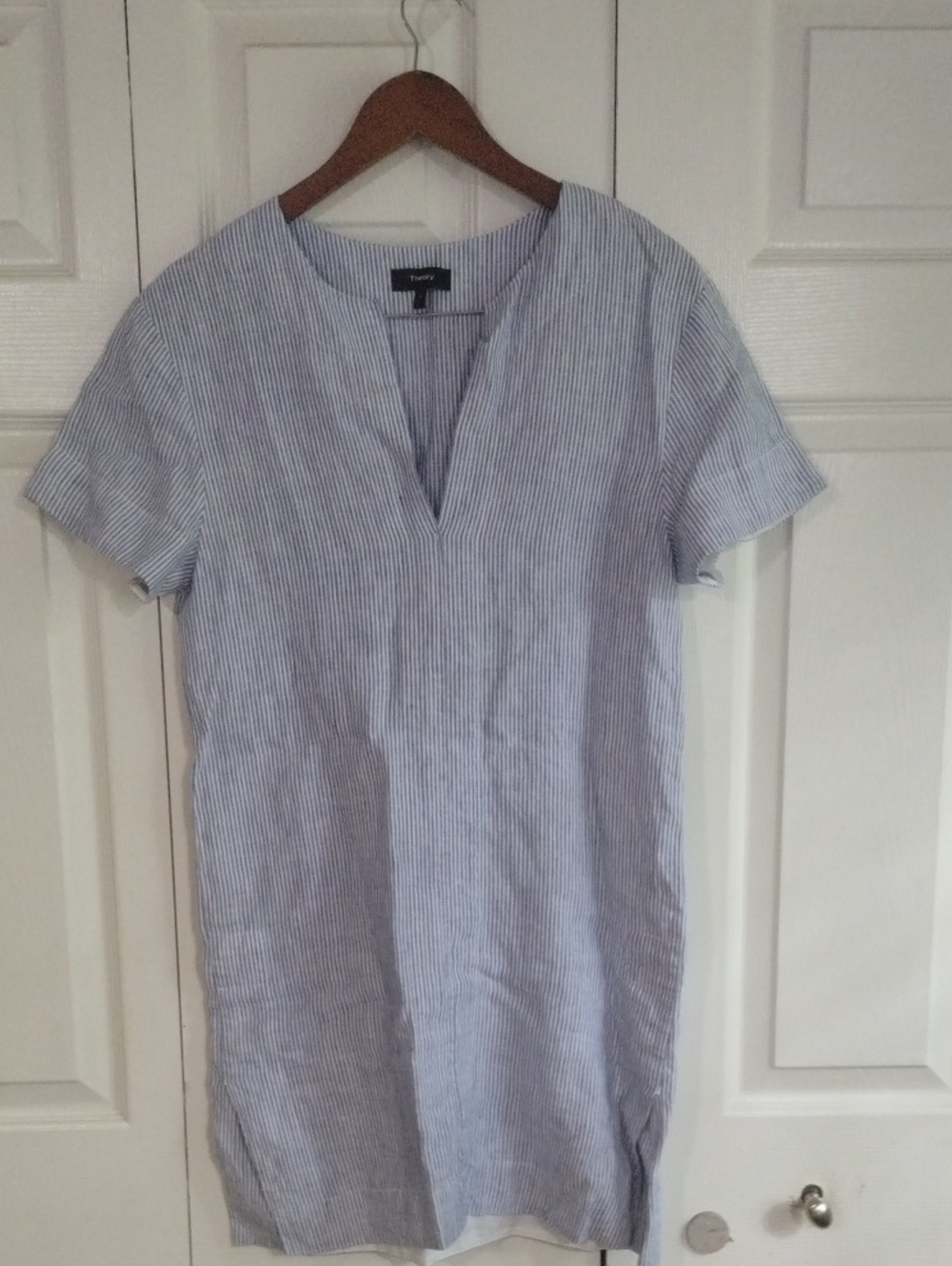 Theory  Blue and White Pinstripe Short-Sleeve Linen-Blend Shirt Size Small Cruis